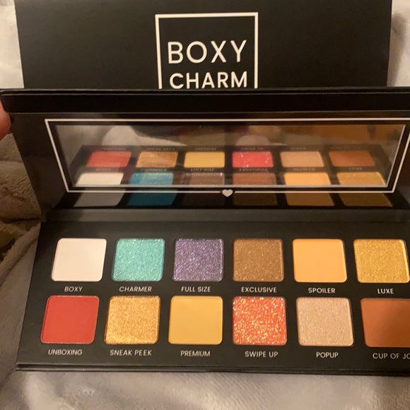 BoxyCharm Eyeshadow Pallet - Picture 1 of 1